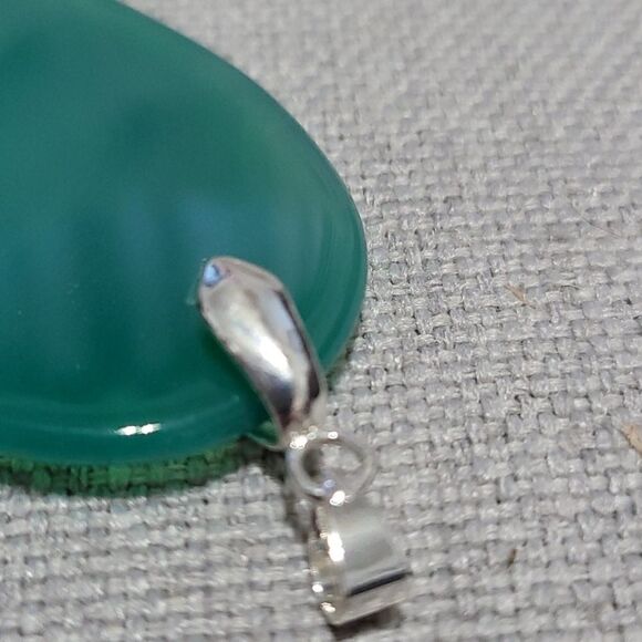 Oval green onyx pendant - Picture 2 of 4